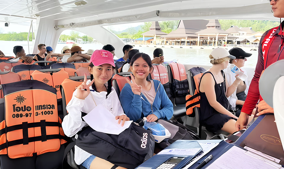 speedboat tour from Koh Lanta to Koh PHi Phi & Bamboo Island