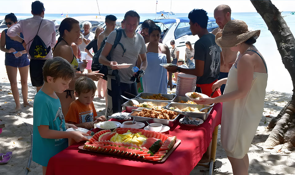 Buffet lunch at Koh Rok