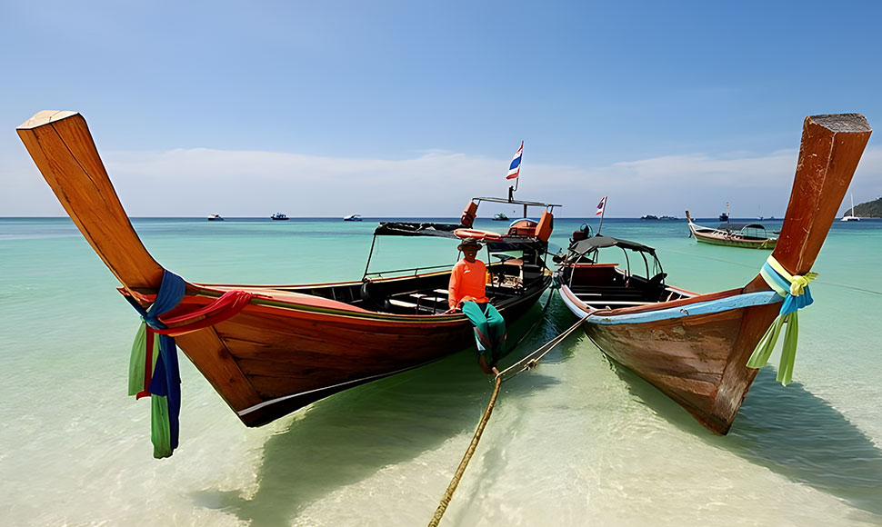 longtail boat at koh rok