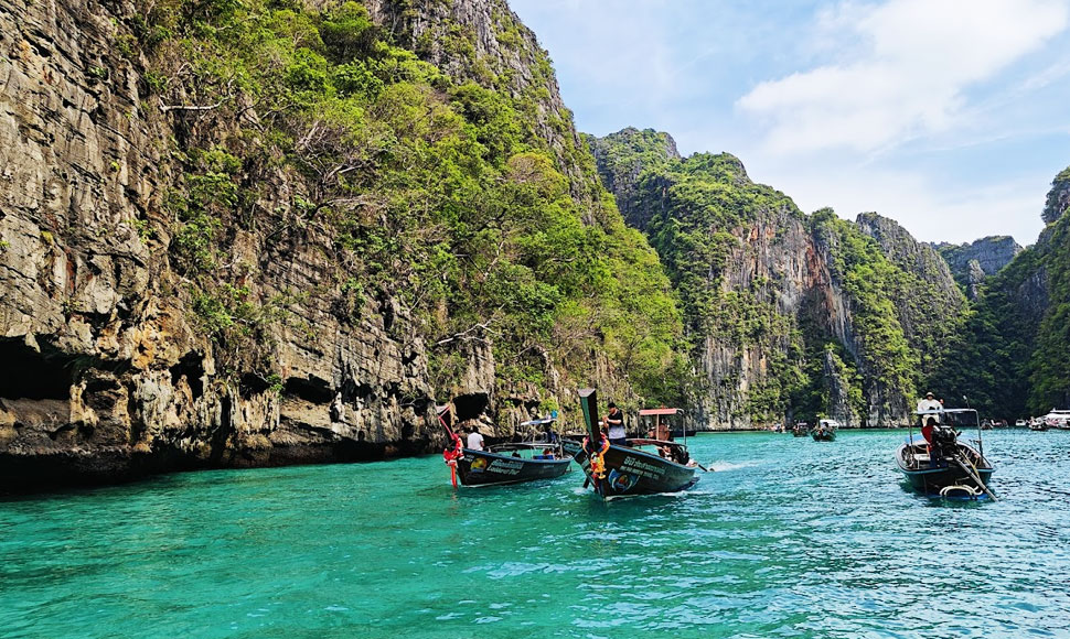 pileh lagoon longtail boats